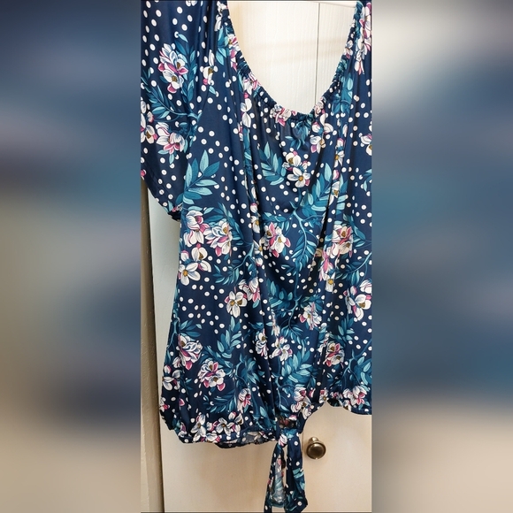 Stem & Vine Blue Floral Scoop Neck Top Size 3X Lightweight Work Streetwear - Picture 2 of 10